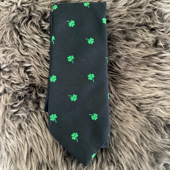 Vintage  Excello Cravats Irish Clover Tie - Picture 1 of 4